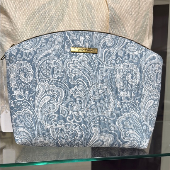 Blue and White Paisley Dome Cosmetic Case - Picture 1 of 5